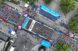 赵勇接受记者采访谈世联赛备战2023排球比赛视频f1赛事多久举办一次